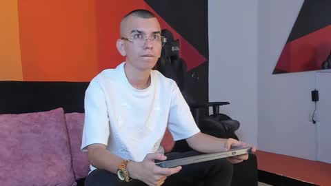 Snapshot of rowancley chatting on September 24, 12:08 pm Rowan online show from September 24, 12:08 pm