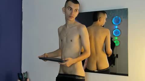 Snapshot of rowancley chatting on November 27, 4:09 pm Rowan online show from November 27, 4:09 pm