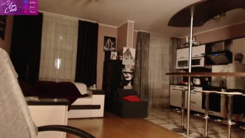 Roxana online show from December 5, 2:44 pm
