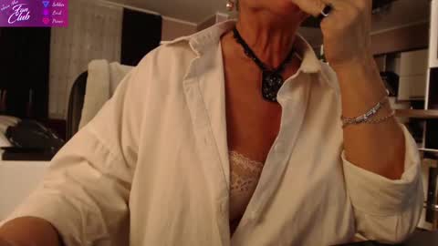 Roxana online show from December 9, 5:52 pm