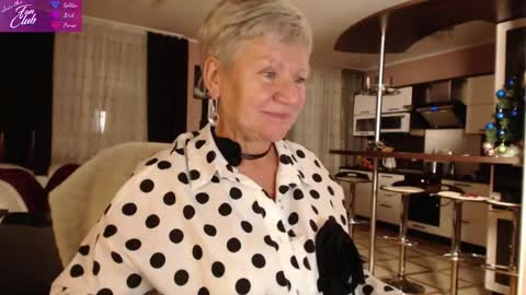 Roxana online show from December 29, 4:40 pm