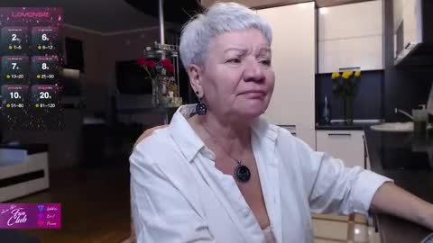 Roxana online show from November 14, 1:32 pm