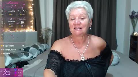 Roxana online show from May 5, 2:03 pm