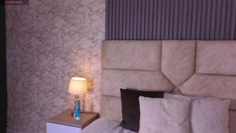 Snapshot of roxana_sins chatting on May 20, 2:01 pm roxana sins online show from May 20, 2:01 pm
