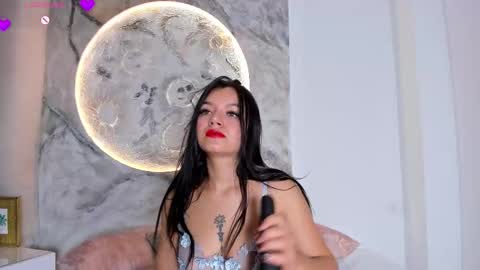 Snapshot of roxanaborns chatting on November 20, 1:11 pm roxanaborns online show from November 20, 1:11 pm