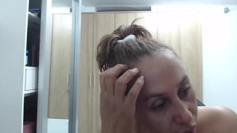 Roxana online show from December 10, 1:54 am