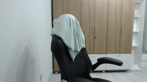 Roxana online show from November 29, 4:37 am