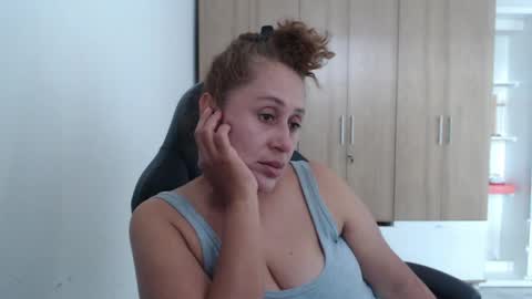 Roxana online show from April 30, 6:36 pm