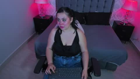 roxanebrown online show from March 28, 4:50 pm