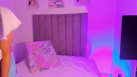 Roxane online show from January 10, 1:02 pm