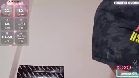 Snapshot of roxaneevans_ chatting on September 13, 6:29 pm Roxane online show from September 13, 6:29 pm