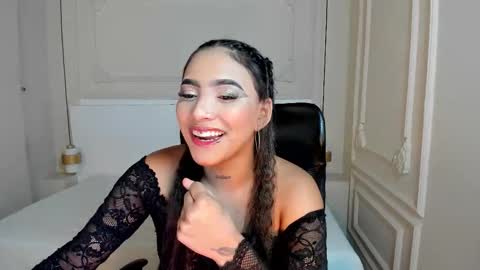 Snapshot of roxanerichie chatting on November 25, 7:58 pm roxanerichie online show from November 25, 7:58 pm