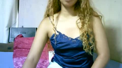 roxanne_98 online show from January 7, 1:19 am