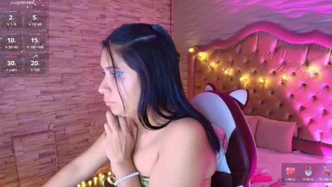 Snapshot of roxanne_han chatting on September 14, 11:31 am roxanne_han online show from September 14, 11:31 am