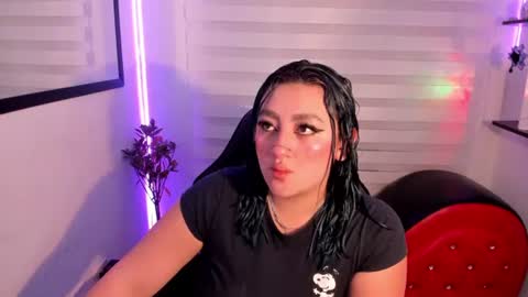Snapshot of roxanne_morelli chatting on July 11, 12:19 pm roxanne online show from July 11, 12:19 pm