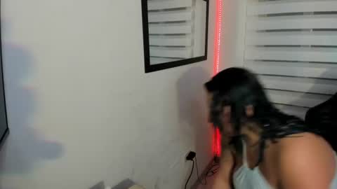 Snapshot of roxanne_morelli chatting on July 22, 12:30 pm roxanne online show from July 22, 12:30 pm