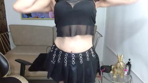 Snapshot of roxanne_vale chatting on November 8, 8:18 pm Roxanne online show from November 8, 8:18 pm