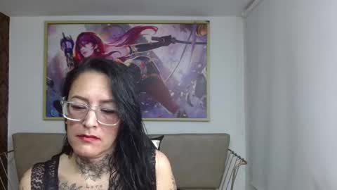 Snapshot of roxanne_vale chatting on December 1, 8:14 pm Roxanne online show from December 1, 8:14 pm