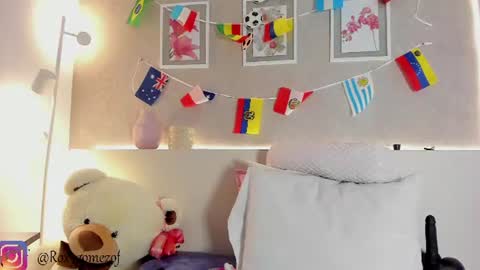 Roxanne Gomez online show from July 14, 12:33 pm