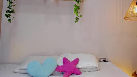 Roxanne Morguet online show from March 26, 12:00 pm