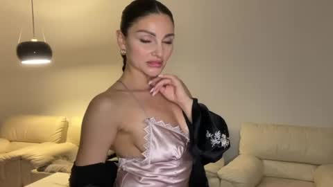 Snapshot of roxellesilvara chatting on July 15, 11:32 pm Roxy online show from July 15, 11:32 pm