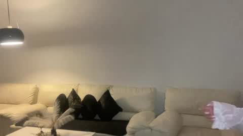 Snapshot of roxellesilvara chatting on July 22, 11:29 pm Roxy online show from July 22, 11:29 pm