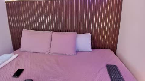 Roxie  online show from October 15, 12:05 pm