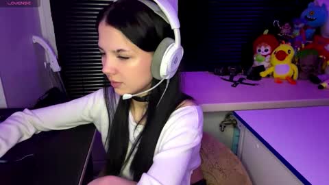 Snapshot of roxiepiurkowski chatting on October 21, 2:07 pm Hana online show from October 21, 2:07 pm