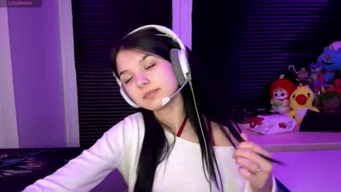 Snapshot of roxiepiurkowski chatting on October 24, 2:24 pm Hana online show from October 24, 2:24 pm