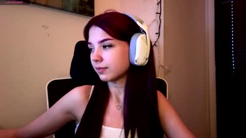 Snapshot of roxiepiurkowski chatting on April 2, 3:09 pm Hana online show from April 2, 3:09 pm