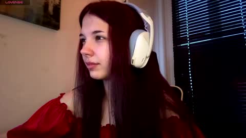 Snapshot of roxiepiurkowski chatting on April 29, 3:27 pm Hana online show from April 29, 3:27 pm
