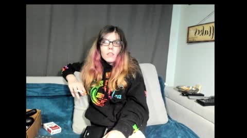 roxihazeleyes online show from January 10, 1:20 pm