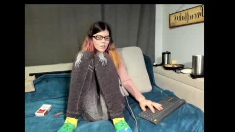 roxihazeleyes online show from January 15, 2:06 am