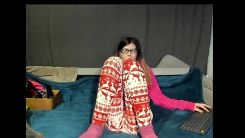 roxihazeleyes online show from January 17, 1:57 am