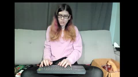 roxihazeleyes online show from January 25, 5:08 pm