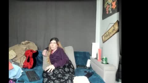 Snapshot of roxihazeleyes chatting on February 20, 6:26 am roxihazeleyes online show from February 20, 6:26 am