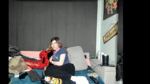 Snapshot of roxihazeleyes chatting on February 23, 11:57 pm roxihazeleyes online show from February 23, 11:57 pm