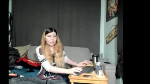 Snapshot of roxihazeleyes chatting on February 28, 6:58 am roxihazeleyes online show from February 28, 6:58 am