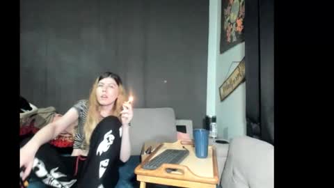 Snapshot of roxihazeleyes chatting on March 2, 7:15 am roxihazeleyes online show from March 2, 7:15 am