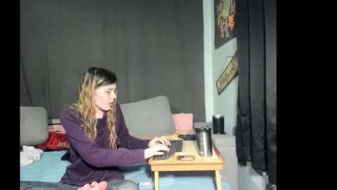 Snapshot of roxihazeleyes chatting on March 14, 12:10 pm roxihazeleyes online show from March 14, 12:10 pm