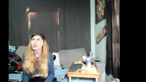 Snapshot of roxihazeleyes chatting on March 19, 9:30 pm roxihazeleyes online show from March 19, 9:30 pm