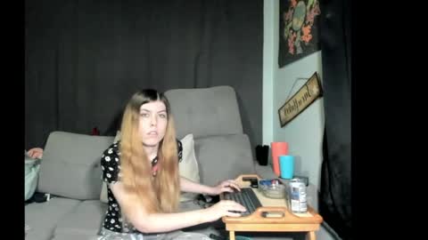 roxihazeleyes online show from May 21, 1:23 am