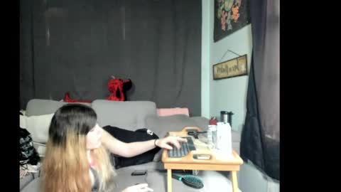 roxihazeleyes online show from June 3, 3:28 pm