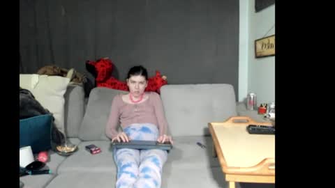 roxihazeleyes online show from June 8, 2:39 pm