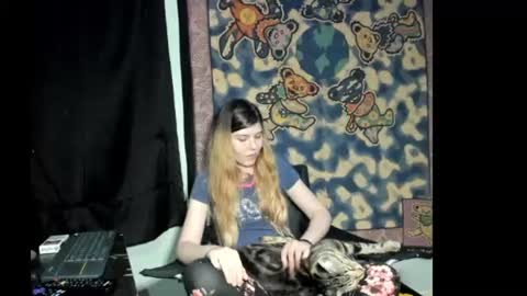 roxihazeleyes online show from July 20, 5:44 am