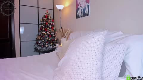 Snapshot of roxxana227 chatting on December 8, 5:44 pm Rox online show from December 8, 5:44 pm