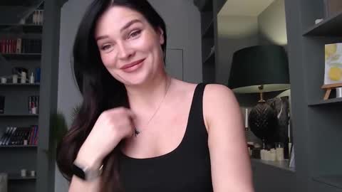 roxxiejet online show from November 11, 8:25 am