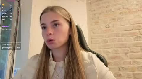 Roxieex ABBY online show from June 6, 6:45 pm