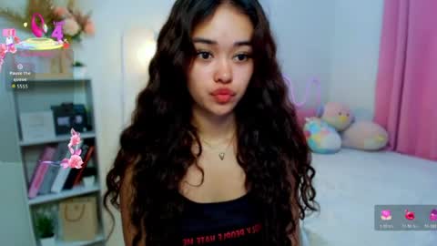 roxxy_blossom online show from July 28, 3:46 am