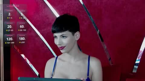 Snapshot of roxxy_rouge chatting on October 2, 4:47 pm Roxy online show from October 2, 4:47 pm